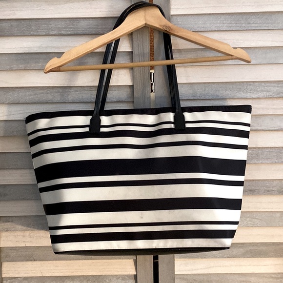 Kate Spade tote - Picture 2 of 8